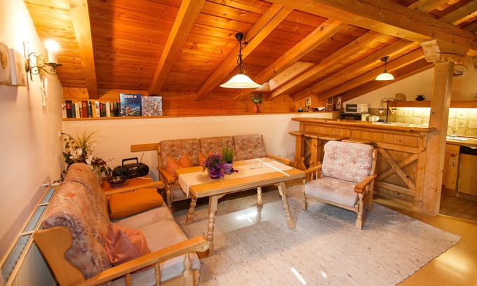 Ruhpolding Apartamento | Apartamento am Märchenwald (48 m 2), balcón, cocina, 1 dormitorio y 1 salón / dormitorio, máximo 4 personas