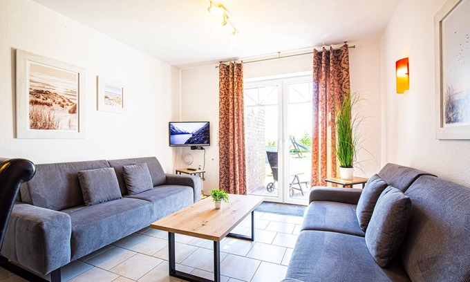 Werdum Apartamento | Vacation apartment/apartment for 6 guests with 78m² in Werdum (273104)