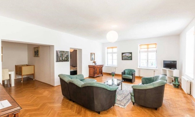 Sankt Polten Apartamento | Apartment "Rathausplatz" with 120sqm - family-friendly - St. Pölten