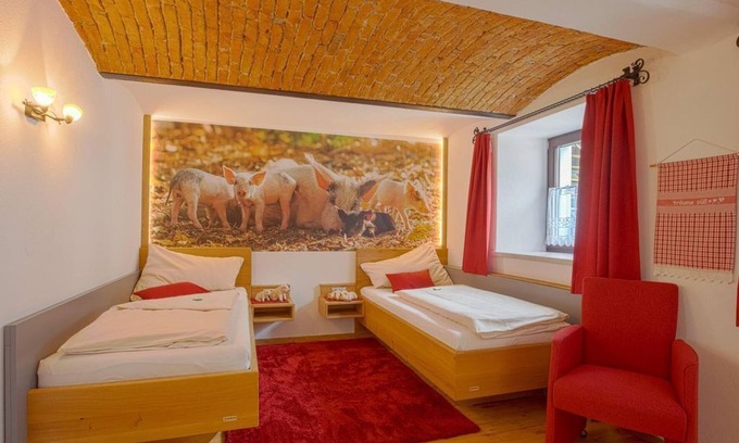 Schlierbach Otro | Vacation apartment "Schweinchenwohnung" - relaxation and time out at the goat farm for