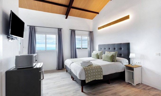 Tegueste Apartamento | Apartamento de vacaciones 'Casa Lomo El Aire Helecho' con vistas al mar, piscina compartida y Wi-Fi