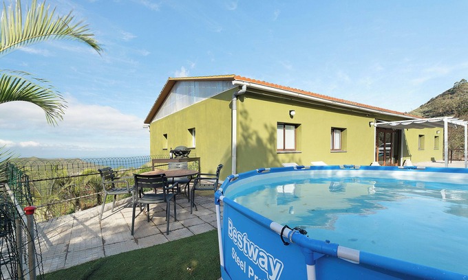 Tegueste Apartamento | Apartamento de vacaciones 'Casa Lomo El Aire Laurel' con vistas al mar, piscina compartida y Wi-Fi