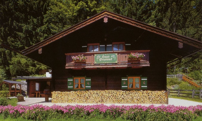 Bischofswiesen Apartamento | Vacation Apartment in a Centrally Located 4 Star Vacation Home