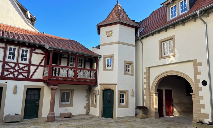 Grosskarlbach Apartamento | Vacation apartment "Burgweg" in the old winery