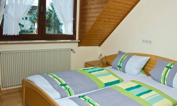 Piesport Apartamento | Apartamento "Domherr", ducha, WC, 2 habitaciones - Ferienwohnungen Veit