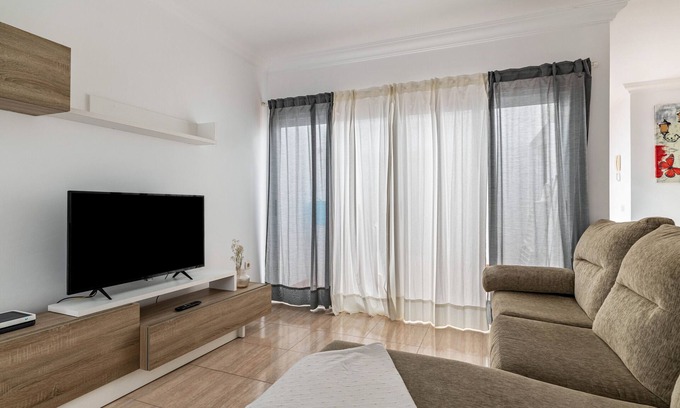 Arrecife Apartamento | Apartamento de vacaciones 'Ganivet Home' con terraza privada y Wi-Fi