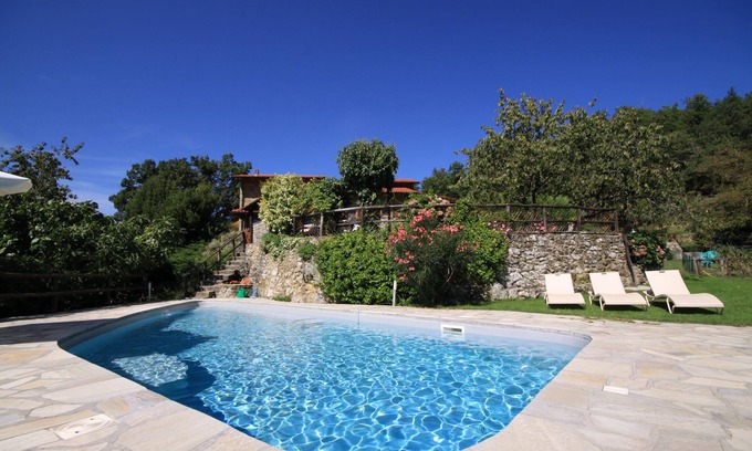 Starda Apartamento | Encantadora casa de vacaciones con piscina climatizada WiFi, barbacoa, cancha de baloncesto