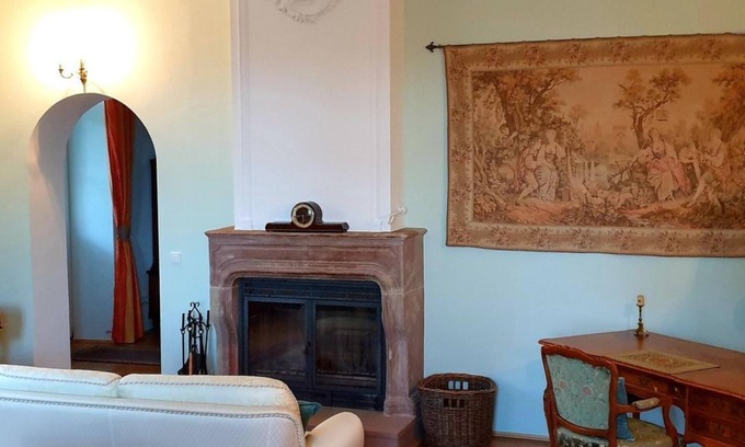 Hilbringen Apartamento | Vacation apartment in the castle "Leonhard von Konstorf" - Hilbringen Castle