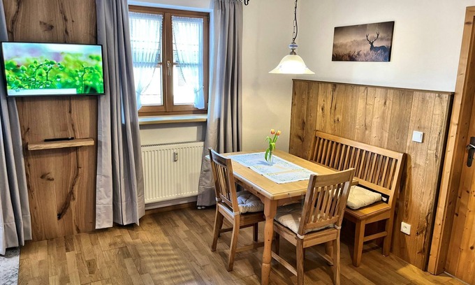 Pidingerau Apartamento | Apartamento grande (57 m²) con 2 dormitorios, pasillo con armario, cocina, TV por cable, ducha / WC