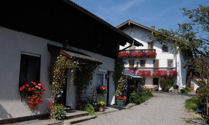 Seeon-Seebruck Apartamento | Vacation apartment no. 7 in the Zuhaus, 45 sqm, for 2-3 pers.
