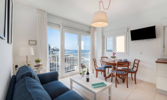 Bajamar Apartamento | Apartamento de vacaciones 'Ocean View By Agüita Salada Suites' con vistas al mar, balcón y Wi-Fi