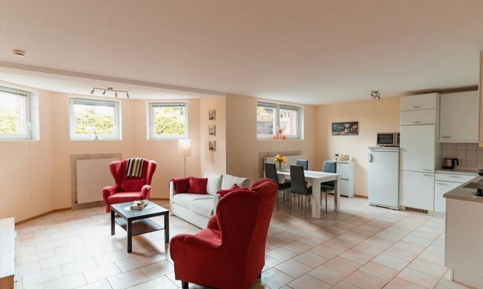 Zulpich Apartamento | Vacation apartment Radermacher - 4-bed vacation apartment Radermacher, shower/WC