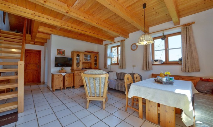 Schnaitsee Apartamento | Vacation apartment Sonnenschein, for 5 persons, 70 sqm, 2 sep. Bedroom