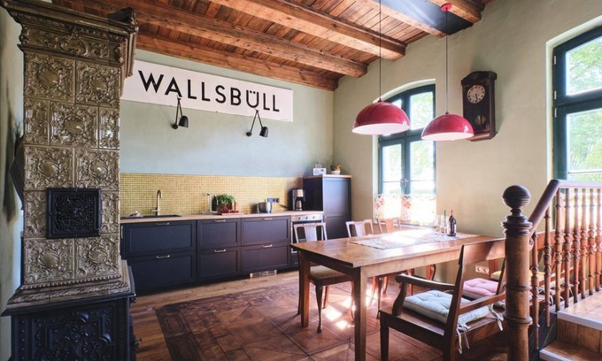 Wallsbull Apartamento | Vacation apartment station building