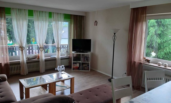 Elkeringhausen Apartamento | Vacation apartment with 3 bedrooms with terrace