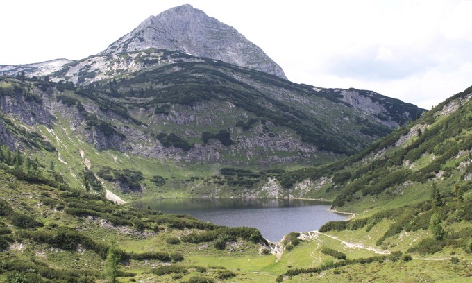 Altaussee Apartamento | Vacation apartment with park-like garden in a central location