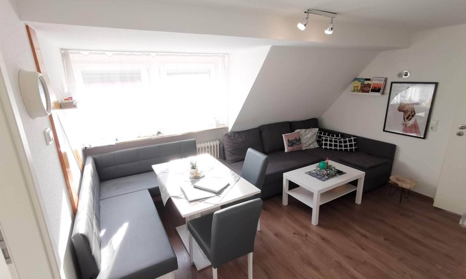 Sudstadt Apartamento | Apartamento con 3 habitaciones individuales! Conexión de metro! Wifi gratis