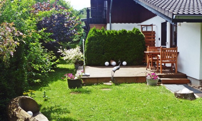 Anraff Apartamento | Apartamento con terraza, naturaleza exuberante y un ambiente agradable para sentirse bien.