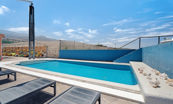 Playa San Juan Apartamento | Apartamento de vacaciones 'Finca La Calabacera Verde' con piscina compartida y Wi-Fi