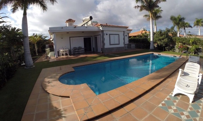 Maspalomas Casa | ¡Vacaciones para ti! En una casa familiar con piscina cerca de la playa de Maspalomas