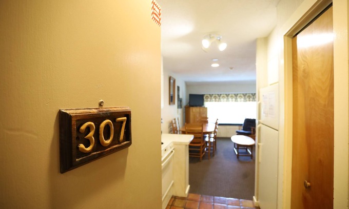 Waterville Valley Condominio | Vacation Getaway at Inns of Waterville Valley (307)