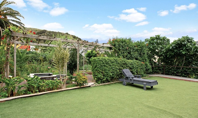 Buenavista del Norte Casa | Casa de vacaciones 'El Portillo 1' con terraza privada, jardín privado y Wi-Fi