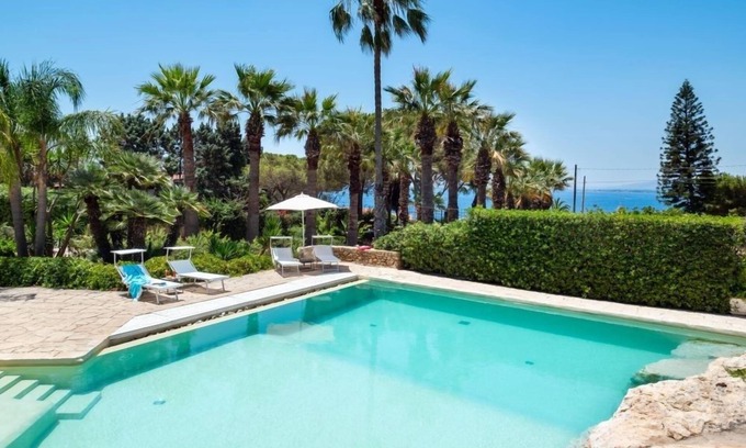 Plemmirio Villa | Chalet de alquiler vacaciones Italia, Sicilia, Sicilia, Siracusa, cerca de la playa junto al mar, a corto plazo villa de largo plazo para alquilar t