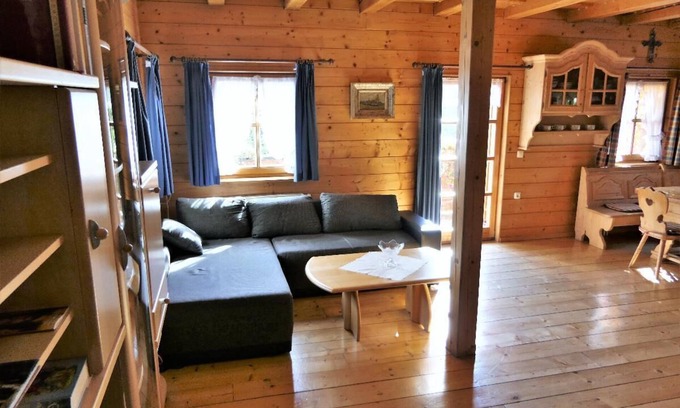 Bad Koetzting Apartamento | Holiday home (100sqm) with two balconies and a terrace