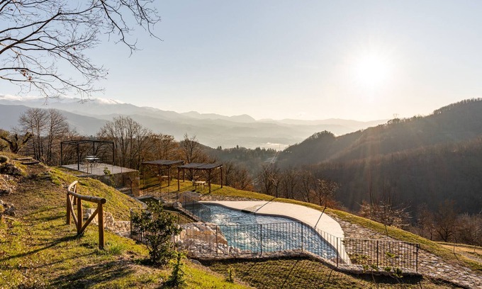 Molazzana Casa | Casa de vacaciones "Agriturismo In Ribosto" con piscina climatizada privada, jardín y Wi-Fi