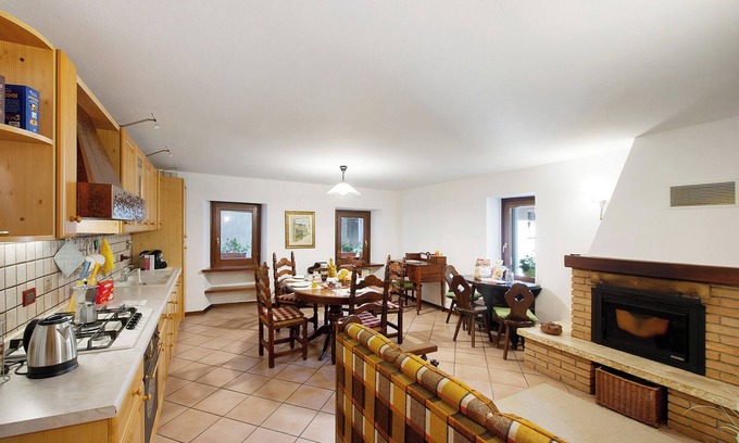 Bard Casa | Casa de vacaciones "Alla Meridiana" con balcón y terraza privada