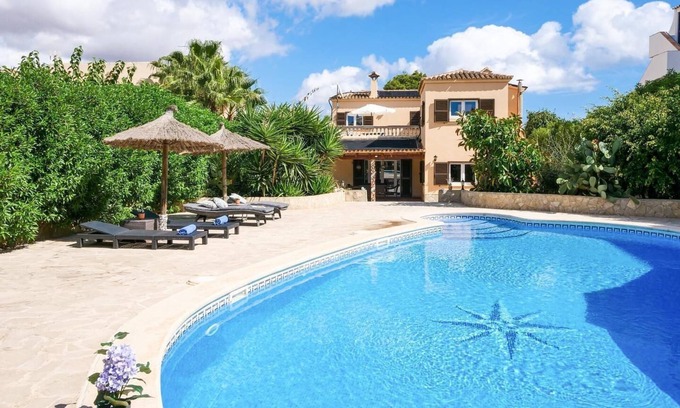 Cala Santany Casa | "Apartamento Estrella del Mar" con piscina, aire acondicionado, Wi-Fi, balcón, terraza y jardín