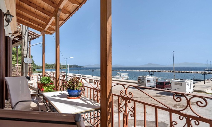Vonitsa Casa | Casa de vacaciones "Barba Panais' House" con balcón y vistas al mar