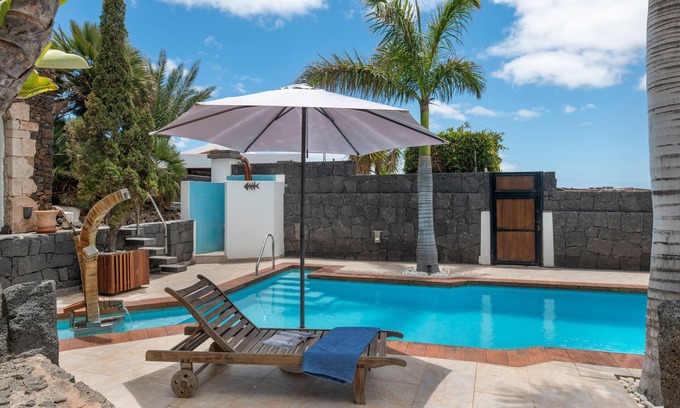 Las Brenas Casa | Casa de vacaciones 'Bianca Cactus' con vistas al mar, terraza privada y Wi-Fi