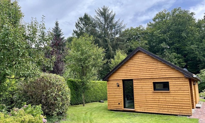 Wiefelstede Casa | Vacation home "Blockhaus am Waldrand" - vacation home, shower and bath, WC