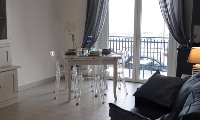 Capo Mulini Casa | Vacation home by the sea, for couples and families, in the typical village of Capomulini.