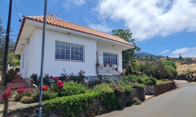 Arecida Casa | Casa de vacaciones "Casa Lulú" con vistas a la montaña, jardín y Wi-Fi