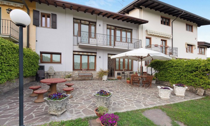 Villongo Casa | Casa de vacaciones "Cascina Nonna Nina" con terraza privada y 2 balcones