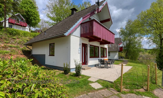 Kirchheim Casa | Vacation home, detached - lake view - 6 persons - comfortably furnished.