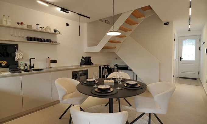 Altstadt Casa | Vacation home directly on the Moselle in Trier. New building for 6 people with parking space