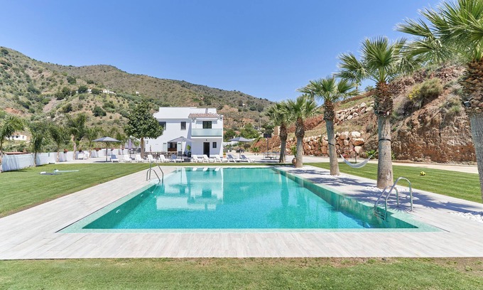 Totalan Casa | Casa de vacaciones 'Era del Puerto 2' con vistas a la montaña, piscina, barbacoa y Wi-Fi