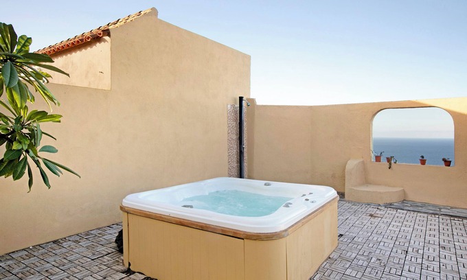 La Mancha Casa | Casa de vacaciones 'Jacuzzi Comfort Sea Views Stay' con vistas al mar, terraza privada y Wi-Fi