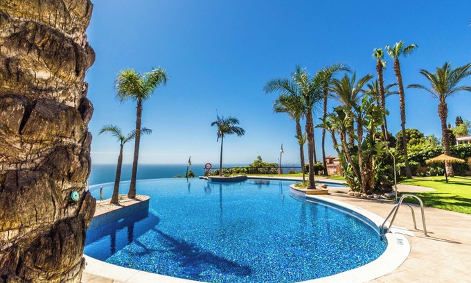 Velilla-Taramay Casa | Casa de vacaciones "Excelentes vistas, playa y montaña" con vistas al mar, 2 piscinas y Wi-Fi
