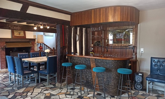 Venon Casa | Vacation home for 10 people 1h15 from Paris