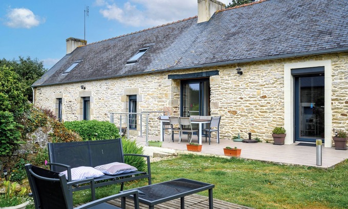 Ploneour-Lanvern Casa | Casa de vacaciones "Gîte Authentique Breton: con terraza privada, jardín privado y Wi-Fi