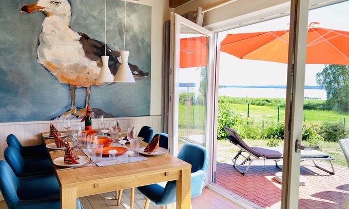 Plau am See Casa | Vacation home "FriediSee" in the first row with a panoramic view of the lake