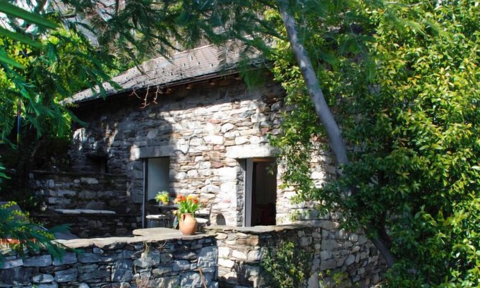 Brissago Casa | Vacation home Garuda in Brissago - 2 persons, 1 bedrooms