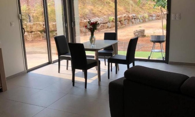 Sebrazac Casa | Casa de vacaciones "Gîte Du Travers" con terraza privada, aire acondicionado y Wi-Fi