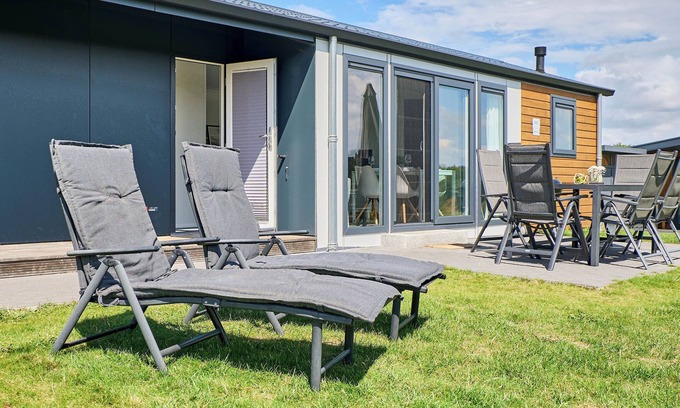 Suesel Casa | Vacation home Haus am See with terrace and family-friendly facilities