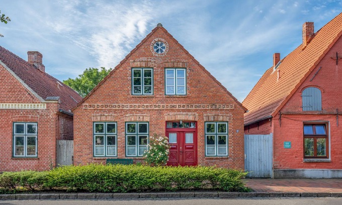Oldenswort Casa | Vacation home Hus rode Dör for up to 5 people