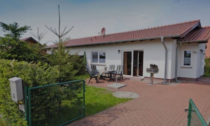 Muritz Casa | Vacation home in a quiet location, 200m from the nature reserve lake, Mönchshof 13a, with WLAN